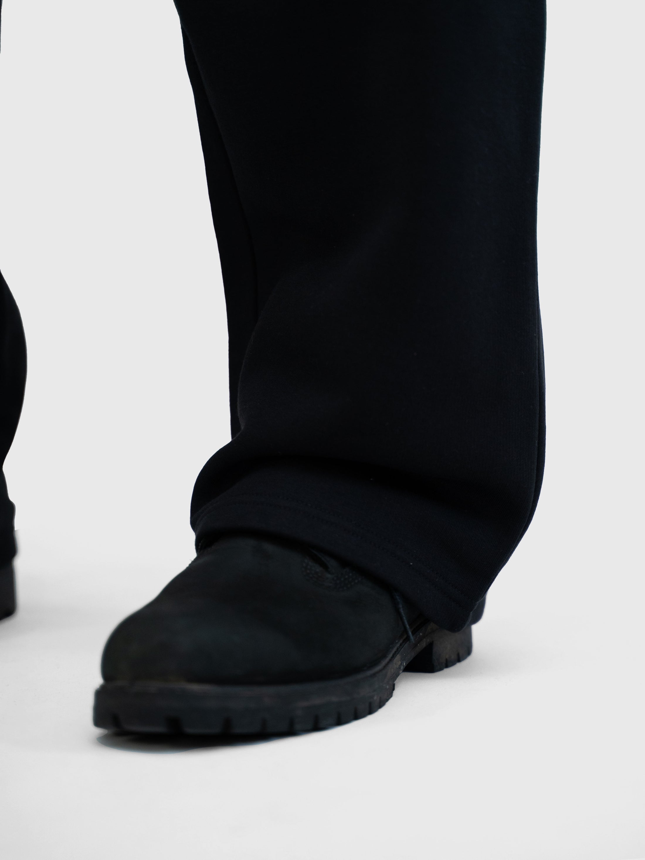 Confidence Straight Sweatpants - Black/White