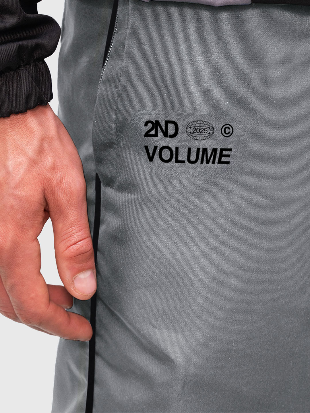 LE Track Pants - Graphite Grey/Black